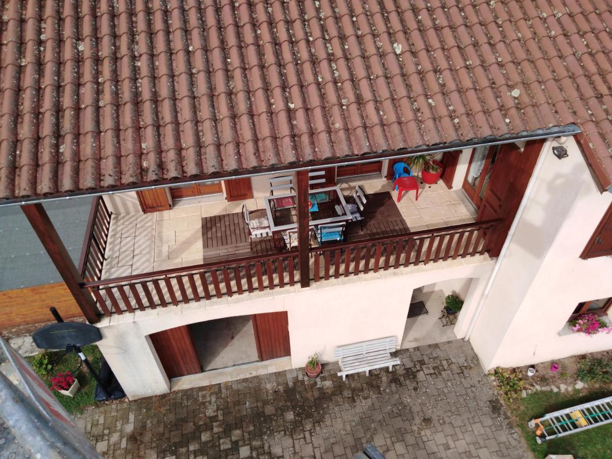 Chambres Des Arrys Bas-en-Basset Exteriér fotografie