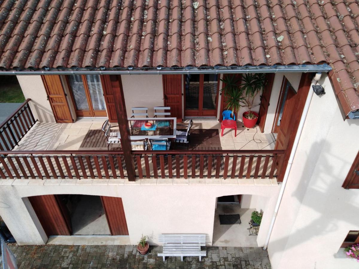Chambres Des Arrys Bas-en-Basset Exteriér fotografie